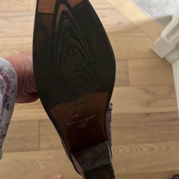 Bling cowboy boots.  Worn once to wedding.  Very good condition.  Size 10. - Picture 3 of 5